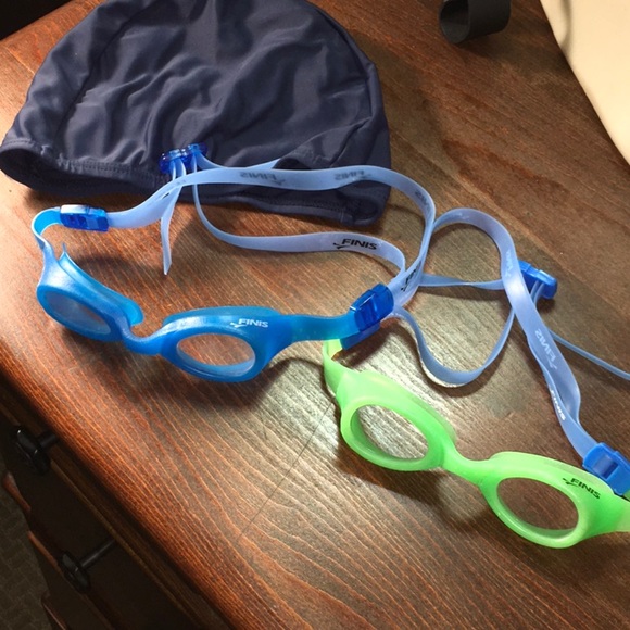 Boys Swim Goggles & Swim Cap - Picture 1 of 1